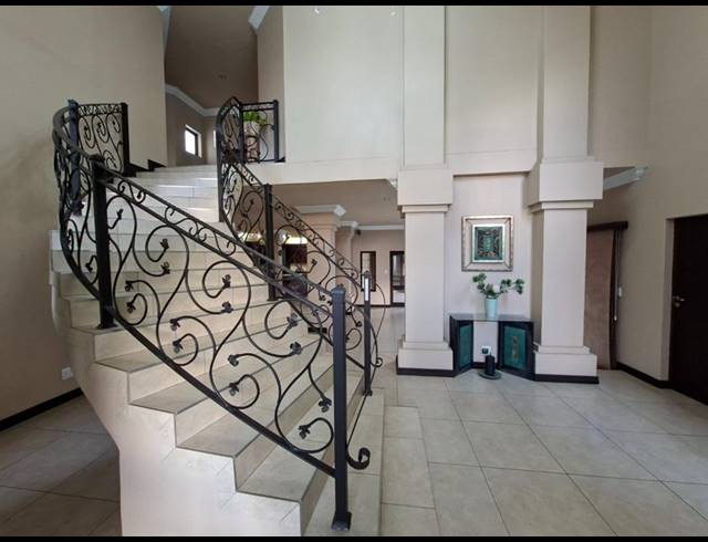 5 BEDROOM HOUSE FOR SALE IN MIDSTREAM ESTATE